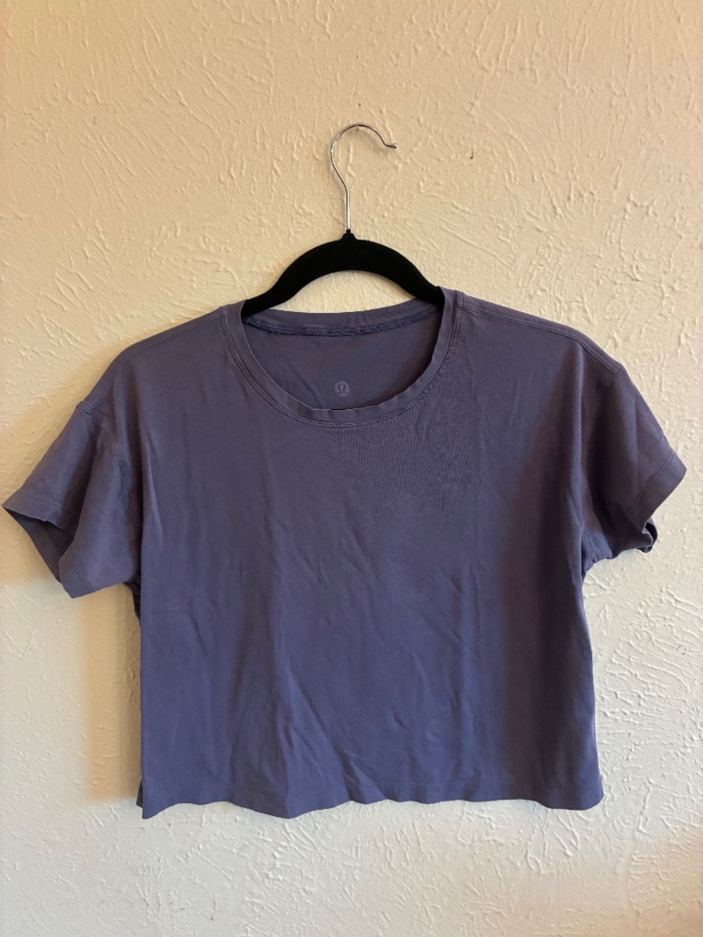 Lululemon purple cropped tee